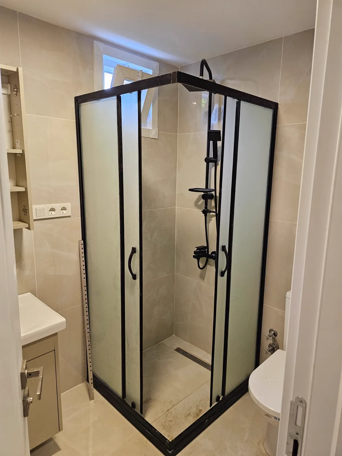 Hermey İnşaat banyo duş kabini montajı
